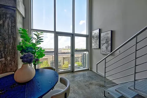 2000 Bagby St #7423, Houston, TX 77002