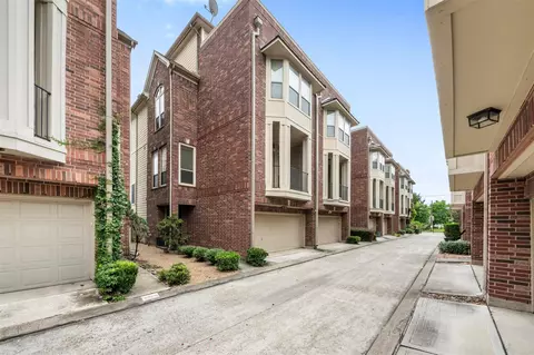 2384 Bastrop St, Houston, TX 77004