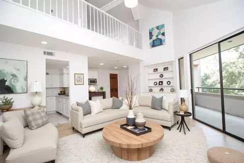 5210 Weslayan St #207, Houston, TX 77005