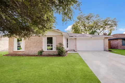 2315 Green Knoll Dr, Houston, TX 77067