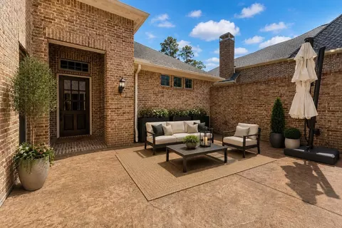 Exterior - 119 W Cresta Bend Pl, Spring, TX 77389 photo 4 of 9