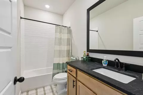 Bath - 13629 Armstrong St, Conroe, TX 77303 photo 2 of 3