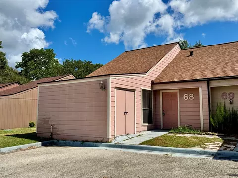 68 Westwood Village Dr #TH68, Trinity, TX 75862