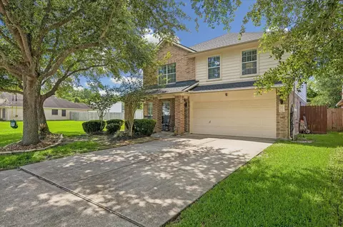 1041 Riverwood Dr, Dickinson, TX 77539