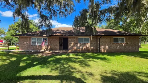 1043 Columbia Dr, West Columbia, TX 77486
