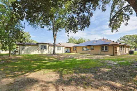 Exterior - 5907 Spring Cypress Rd, Spring, TX 77379 photo 6 of 10