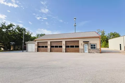 Exterior - 5907 Spring Cypress Rd, Spring, TX 77379 photo 9 of 10