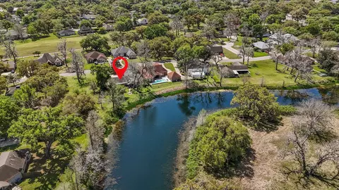 2261 Riverside Dr, West Columbia, TX 77486