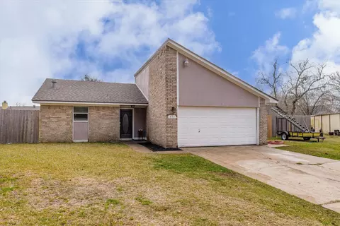 371 Somerset Ct, Alvin, TX 77511