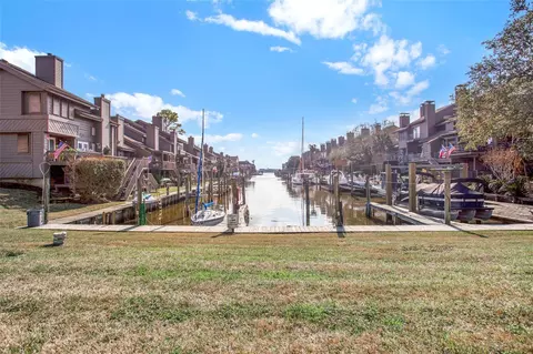 2619 Sailboat Dr, Houston, TX 77058