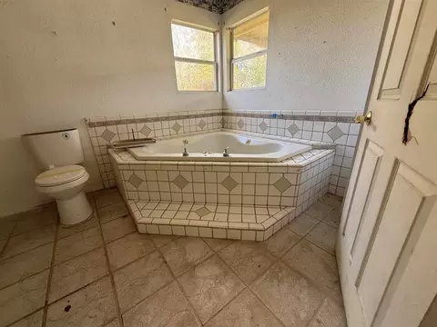 Bath - 9283 Largent Rd, Batson, TX 77519 photo 2 of 3