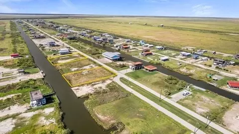 0000 Van Sant St, Gilchrist, TX 77617