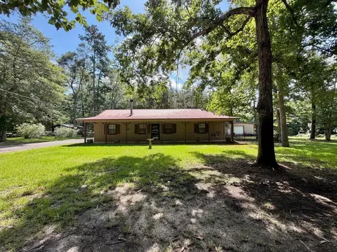 4945 Lakewood Dr, Kountze, TX 77625