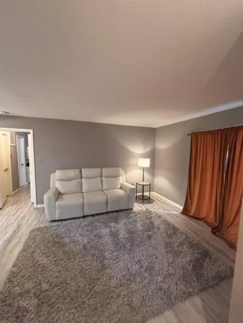 2626 Holly Hall St #511, Houston, TX 77054