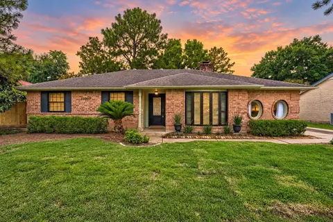 11007 Ensbrook Dr, Houston, TX 77099