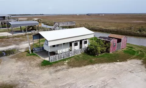 1476 Mabry St, Gilchrist, TX 77617