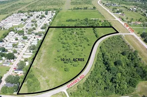 2849 Shanks Rd, Angleton, TX 77515