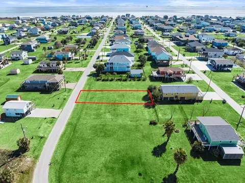 975 Wommack, Crystal Beach, TX 77650