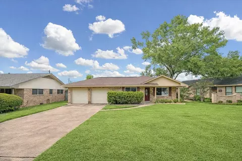 1607 Willowby Dr, Houston, TX 77008