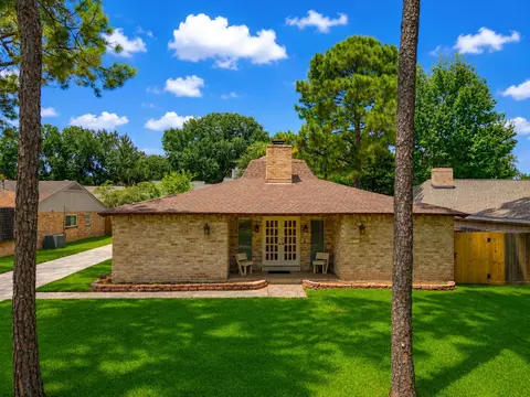 14310 Locke Ln, Houston, TX 77077