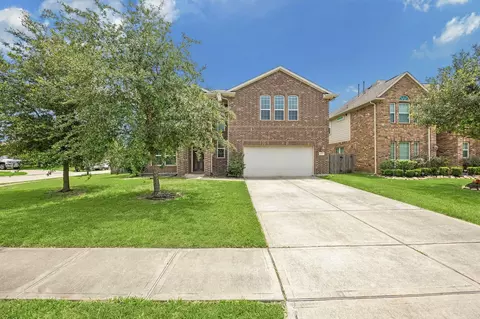 9707 Shimmering Lakes Dr, Rosharon, TX 77583