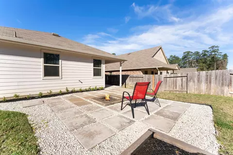 Exterior - 14096 Silver Falls Ct, Conroe, TX 77384 photo 8 of 10