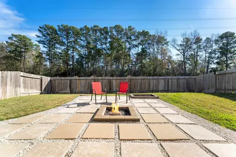 Exterior - 14096 Silver Falls Ct, Conroe, TX 77384 photo 7 of 10