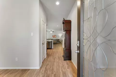 Entry Way - 14096 Silver Falls Ct, Conroe, TX 77384 photo 2 of 5