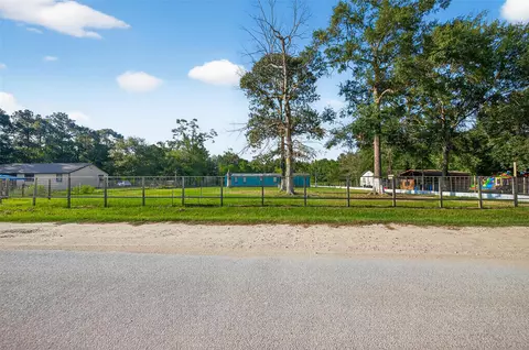 451 Trails End Dr, Cleveland, TX 77328