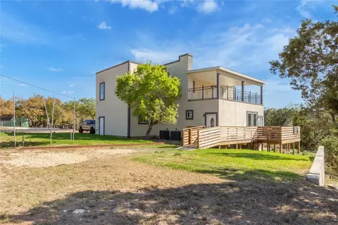757 Canyon Bnd, Canyon Lake, TX 78133