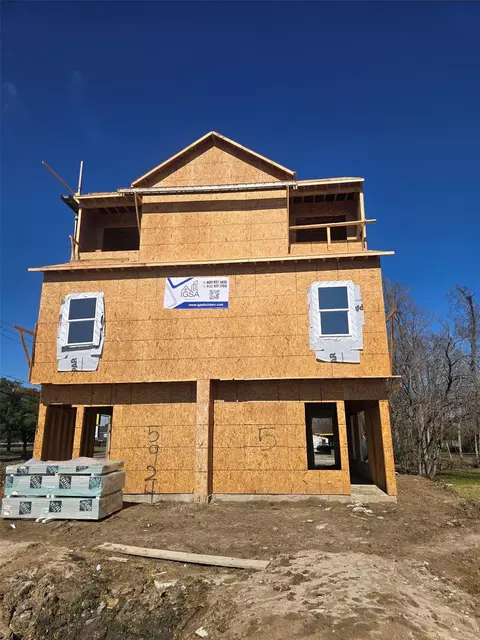 5924 N Wayside Dr #A-B, Houston, TX 77028