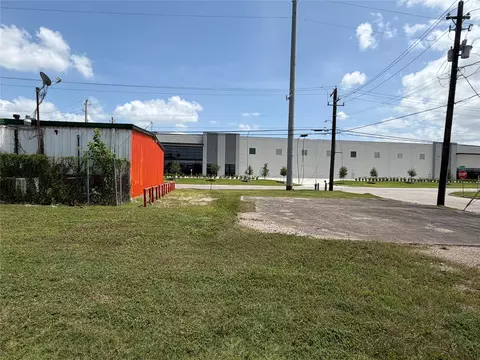 6301 Dixie Dr, Houston, TX 77087 photo 9