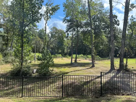 13881 Park Ave, Conroe, TX 77384 photo 4