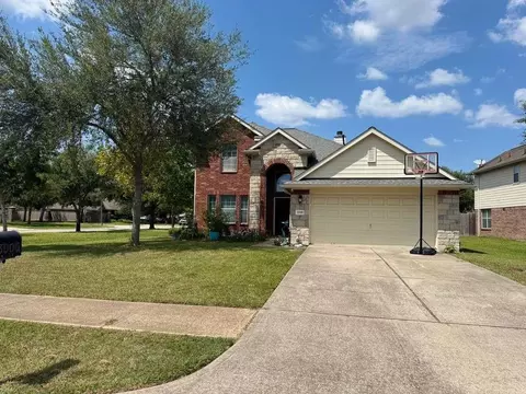 3006 Gardencrest Ln, Dickinson, TX 77539