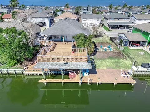 837 Marlin St, Bayou Vista, TX 77563