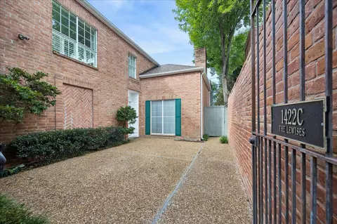 1422 Nantucket Dr #C, Houston, TX 77057