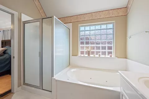 Bath - 3710 Williams Trace Dr, Bryan, TX 77808 photo 3 of 4