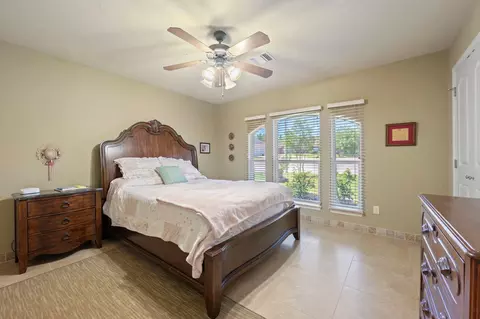 Bedroom - 3710 Williams Trace Dr, Bryan, TX 77808 photo 4 of 5