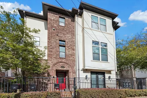 5820 Darling St, Houston, TX 77007