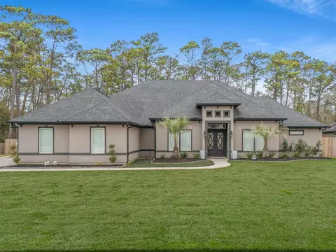 5520 Forest Cove Dr, Dickinson, TX 77539