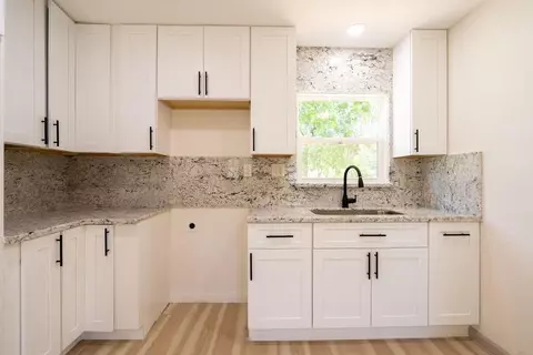 Kitchen - 58 Hybiscus Ct, Lake Jackson, TX 77566 photo 1 of 1