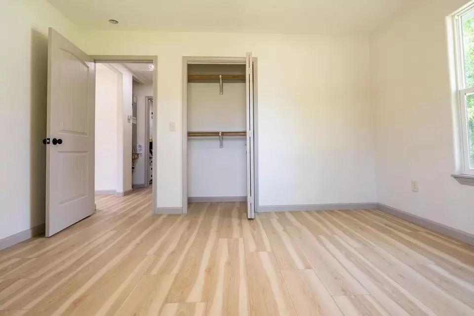 Bedroom - 58 Hybiscus Ct, Lake Jackson, TX 77566 photo 6 of 7