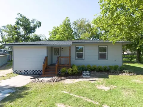 Exterior - 58 Hybiscus Ct, Lake Jackson, TX 77566 photo 1 of 3