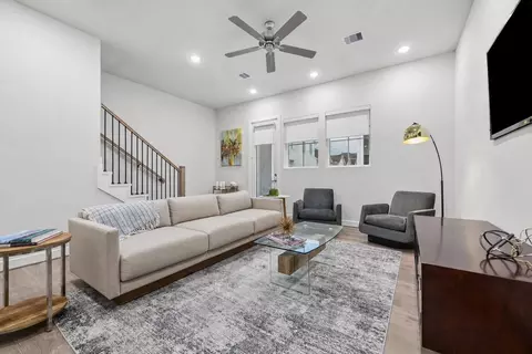 6342 Paddington Bend Dr, Houston, TX 77008