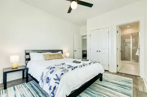 Bedroom - 109 D Santar Loop, Surfside Beach, TX 77541 photo 5 of 7