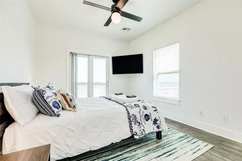 Bedroom - 109 D Santar Loop, Surfside Beach, TX 77541 photo 4 of 7