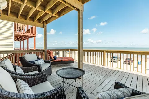 Exterior - 109 D Santar Loop, Surfside Beach, TX 77541 photo 2 of 6