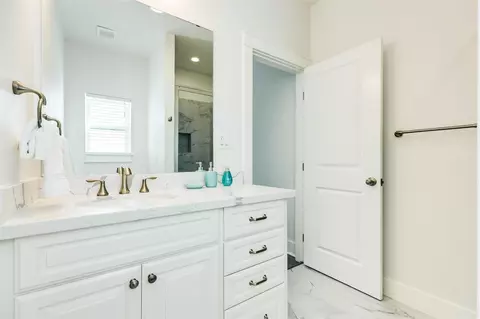 Bath - 109 D Santar Loop, Surfside Beach, TX 77541 photo 3 of 4