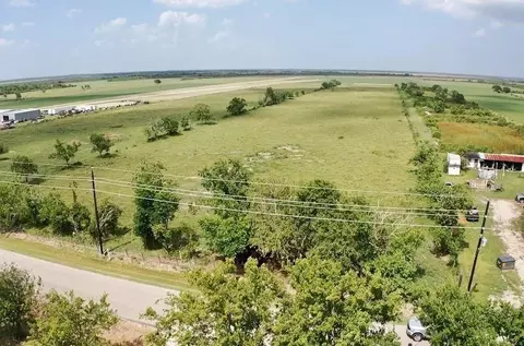 212 County Rd, Angleton, TX 77515 photo 2