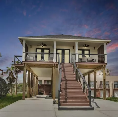1817 Todville Rd, Seabrook, TX 77586